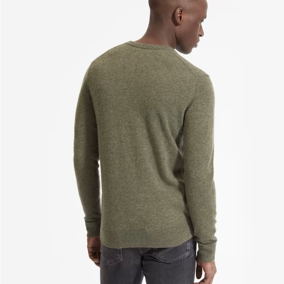 Everlane Men's Cashmere V-Neck Sweater size Large Olive Green - Picture 4 of 8